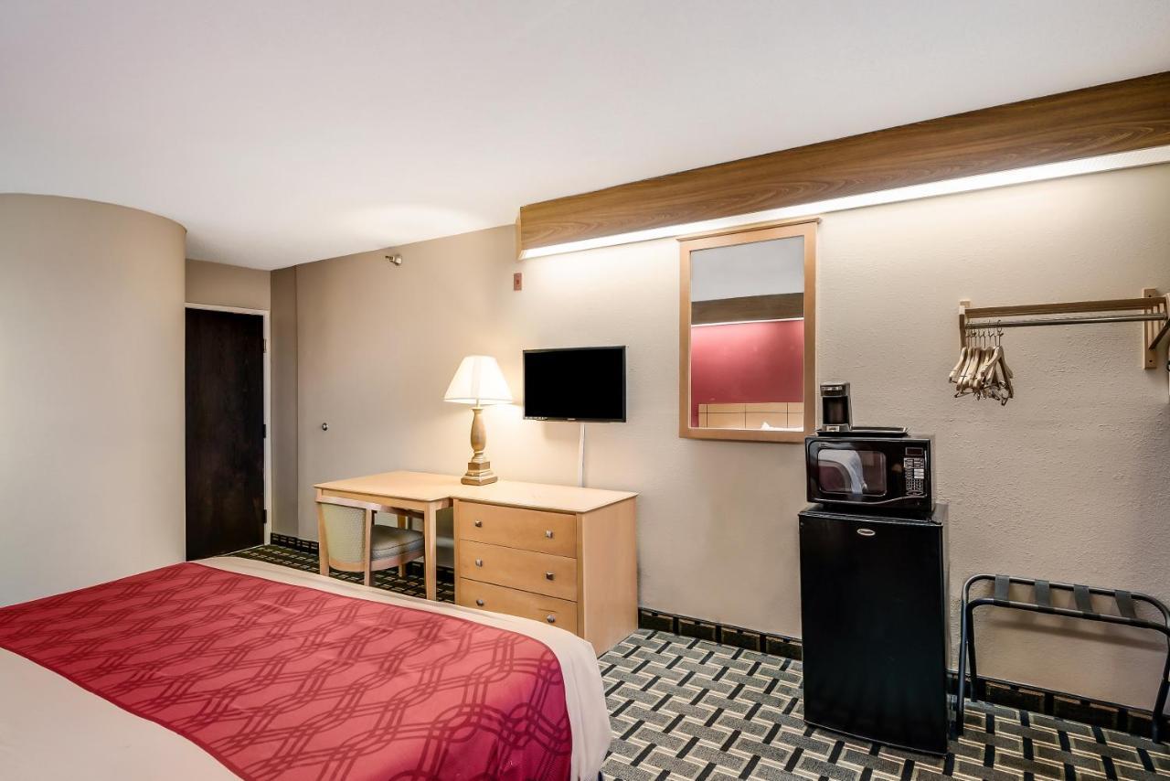 Econo Lodge Inn & Suites Peoria Illinois Ngoại thất bức ảnh
