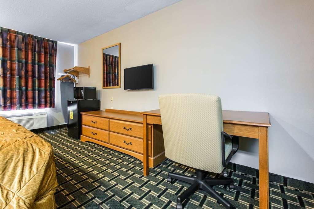 Econo Lodge Inn & Suites Peoria Illinois Phòng bức ảnh