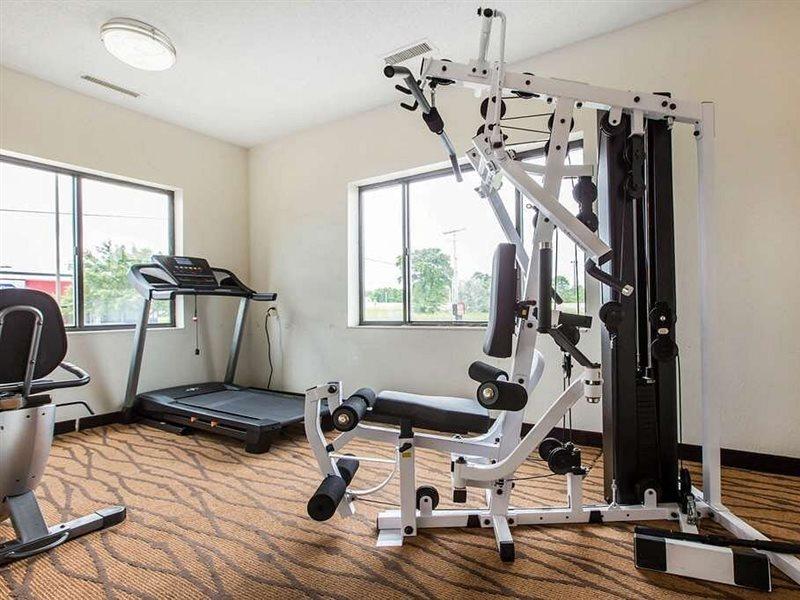 Econo Lodge Inn & Suites Peoria Illinois Ngoại thất bức ảnh