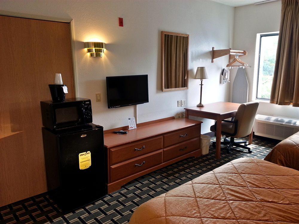 Econo Lodge Inn & Suites Peoria Illinois Ngoại thất bức ảnh