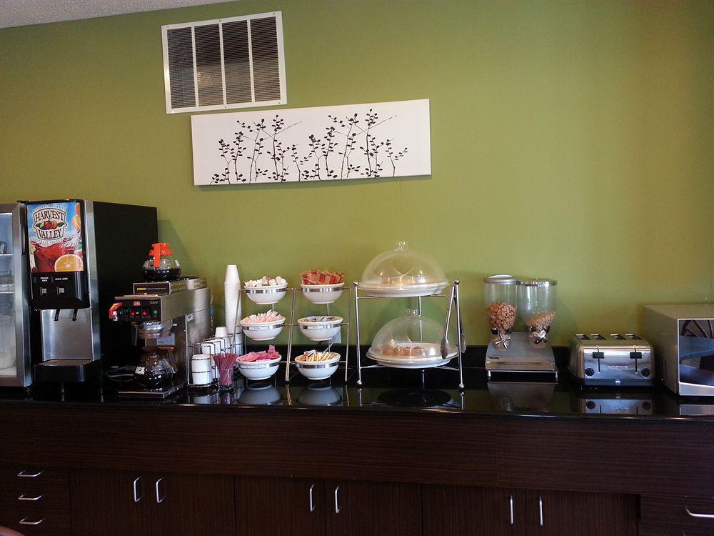 Econo Lodge Inn & Suites Peoria Illinois Ngoại thất bức ảnh