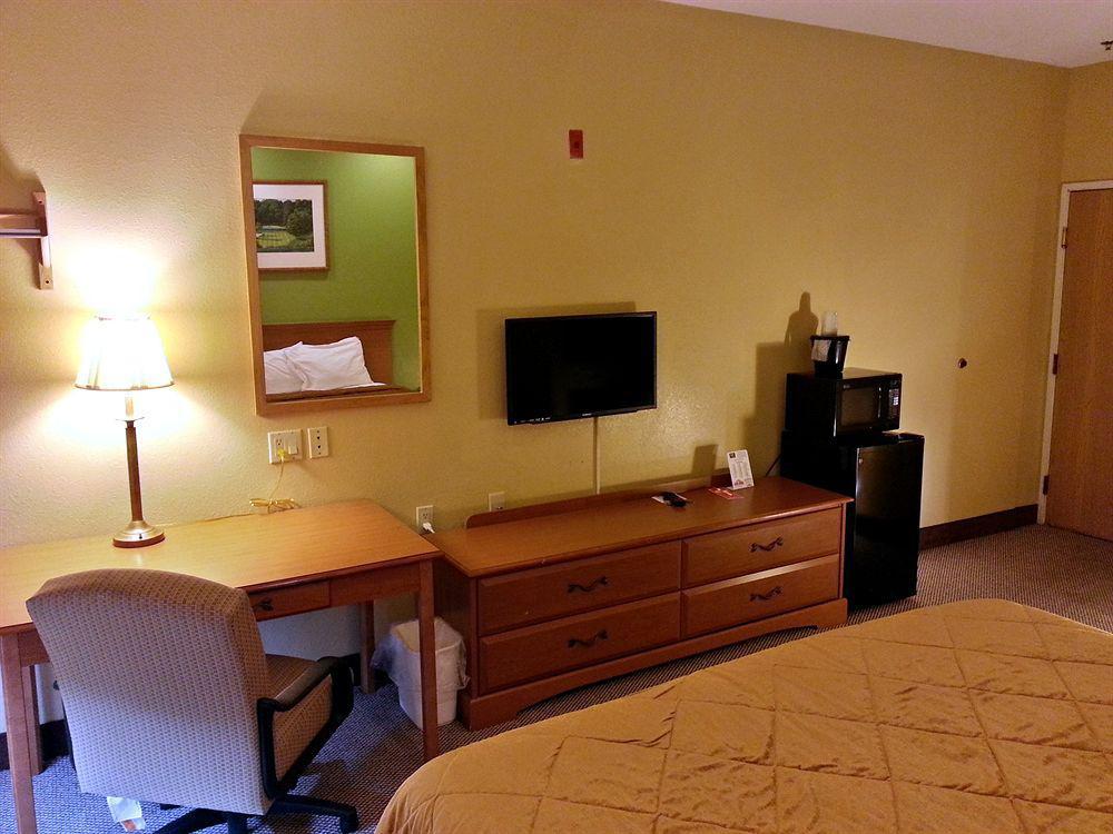 Econo Lodge Inn & Suites Peoria Illinois Ngoại thất bức ảnh